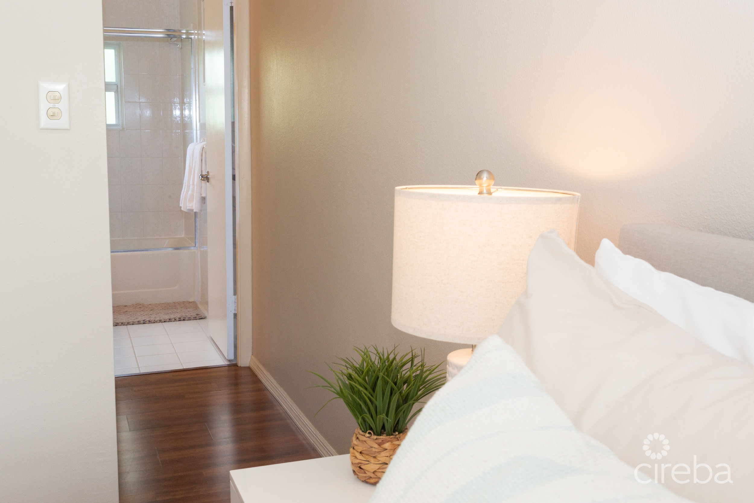 TURNKEY 2BED PLUS DEN END UNIT TROPICAL HAVEN