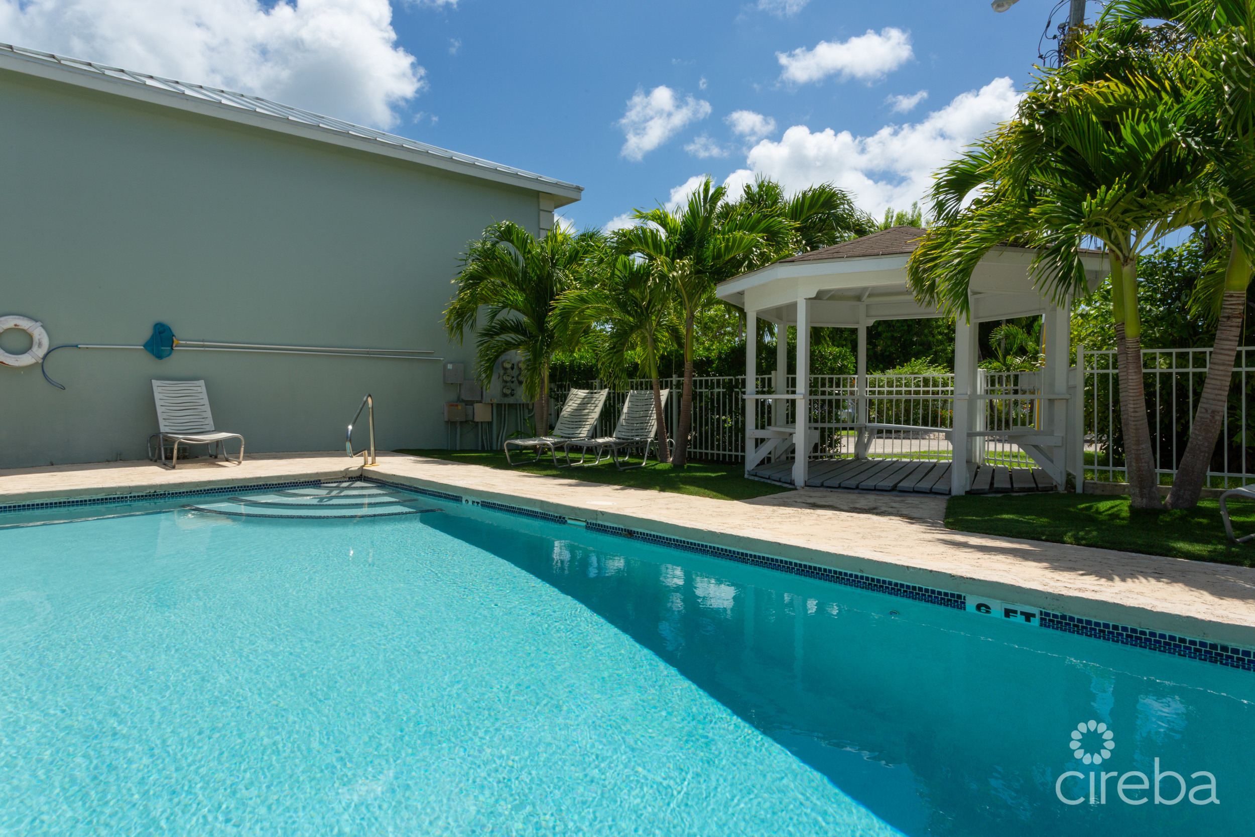 TURNKEY 2BED PLUS DEN END UNIT TROPICAL HAVEN
