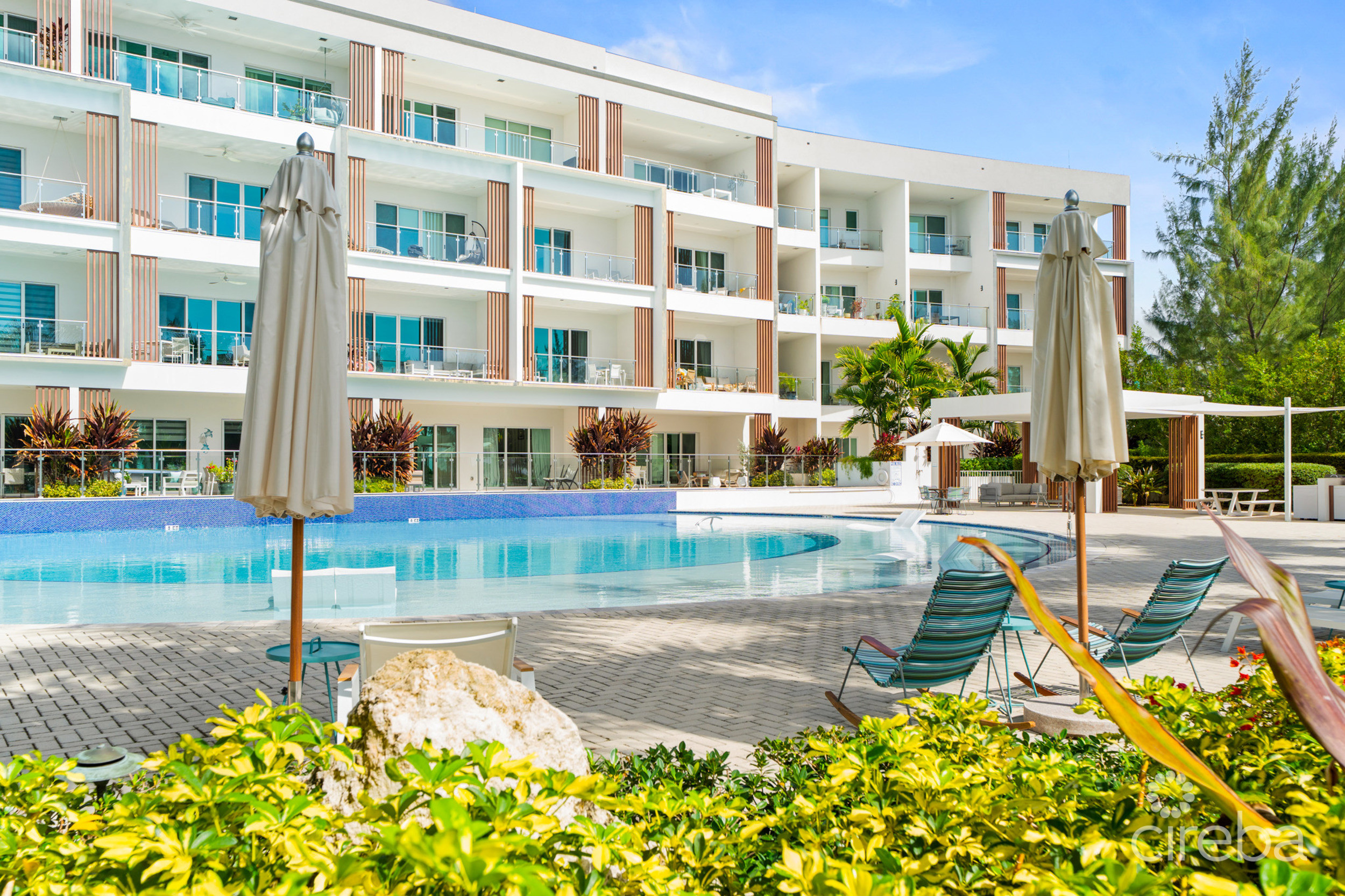 AURA  OCEANVIEW THREE BED TOWNHOME WITH DEN