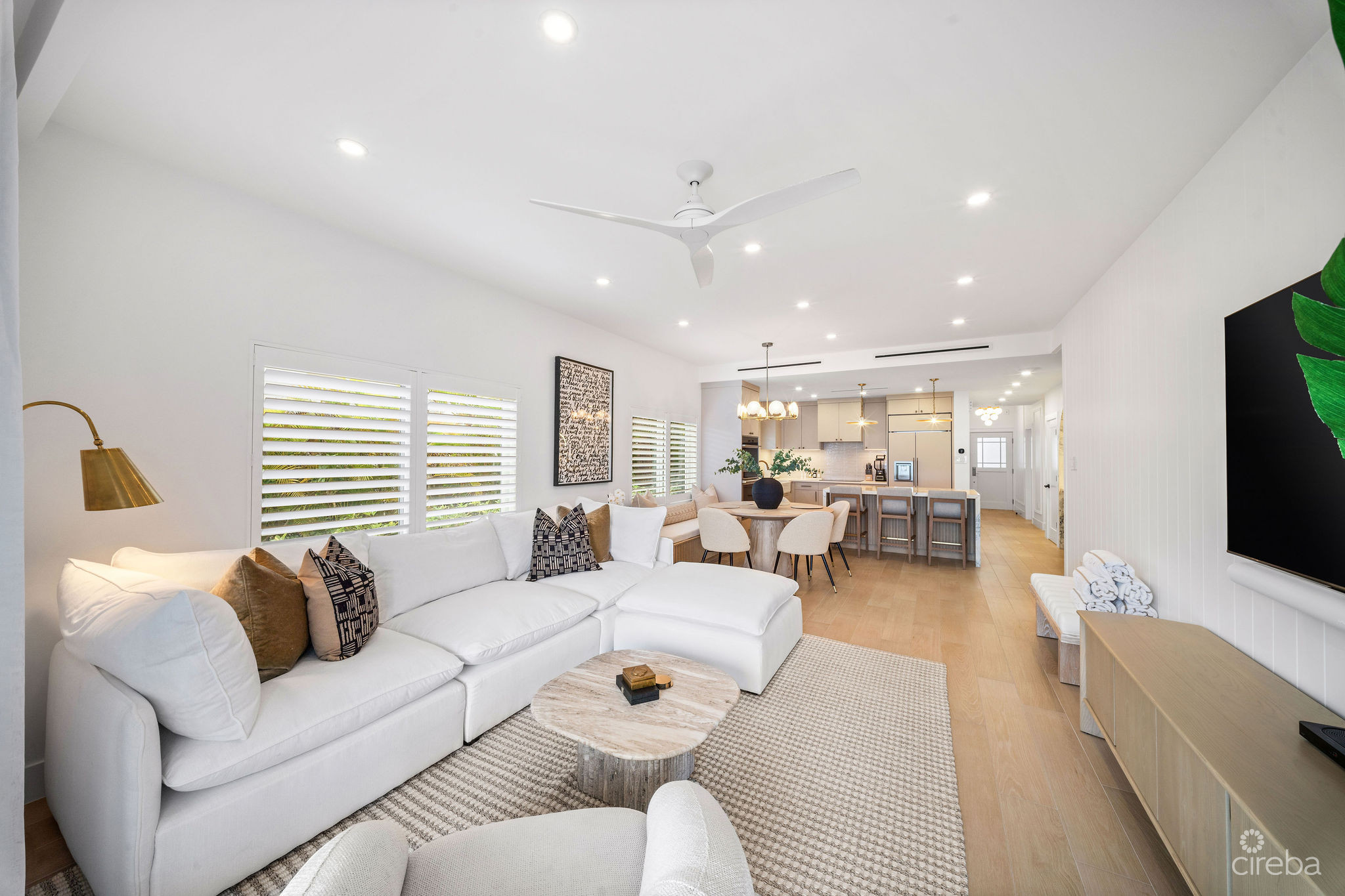 AVALON 9, EXQUISITE BEACHFRONT CONDO 5