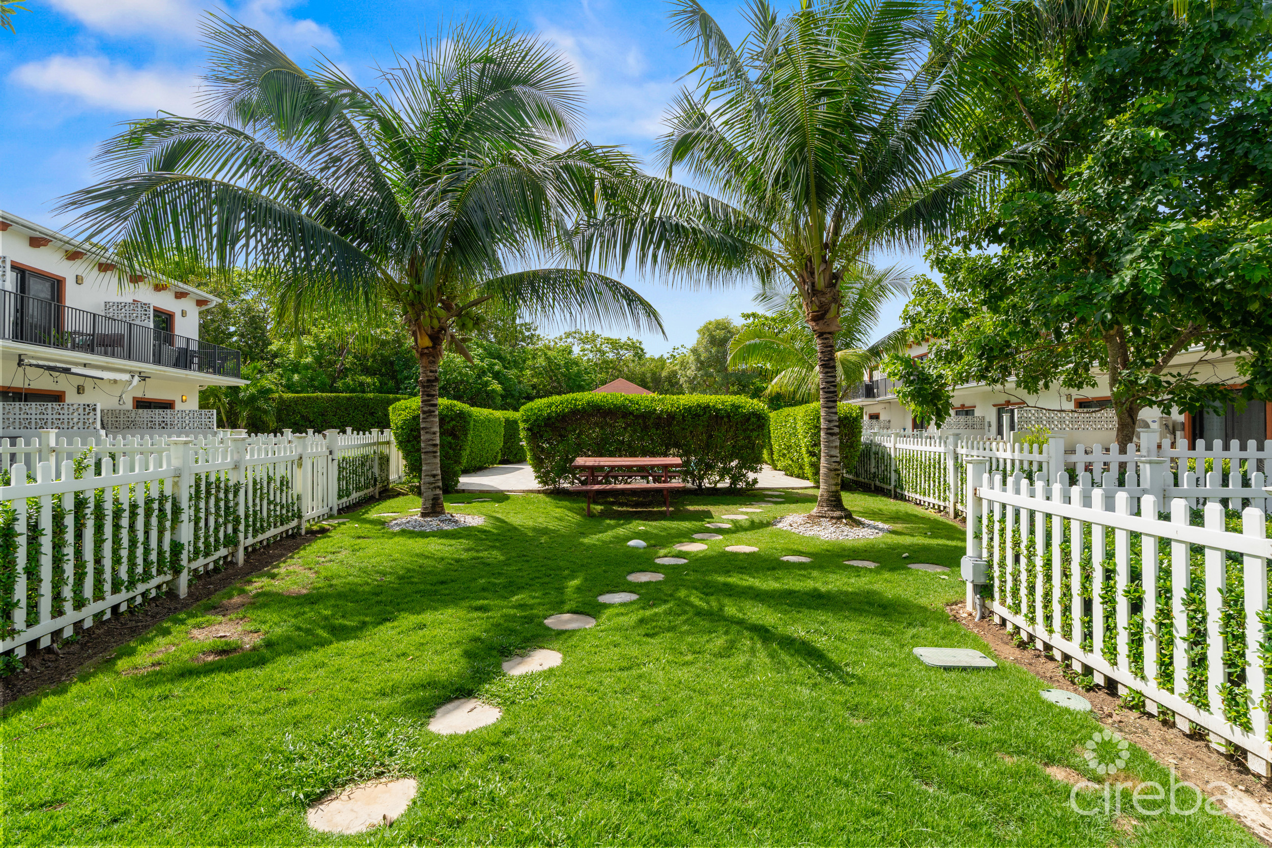 PORTOFINO GARDENS | TURNKEY 2-BED