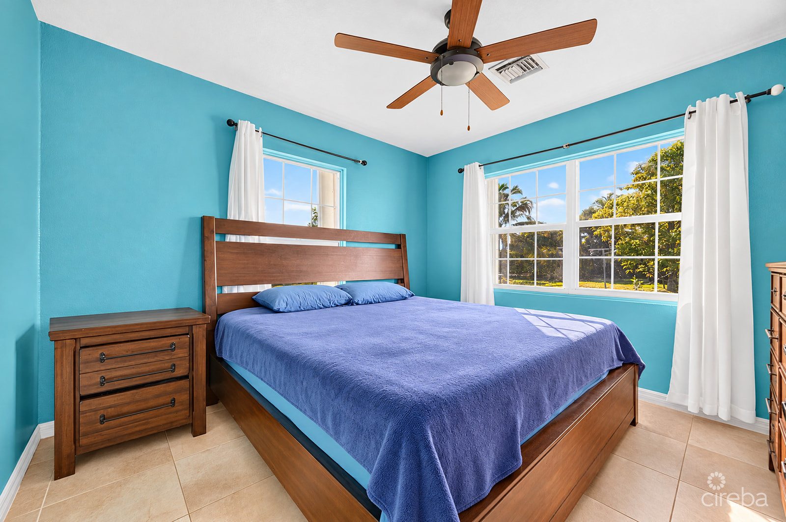 3 BEDROOM HOME ON DUPLEX LOT W/APPROVED PLANS FOR ADDITIONAL 4-BEDROOM HOME