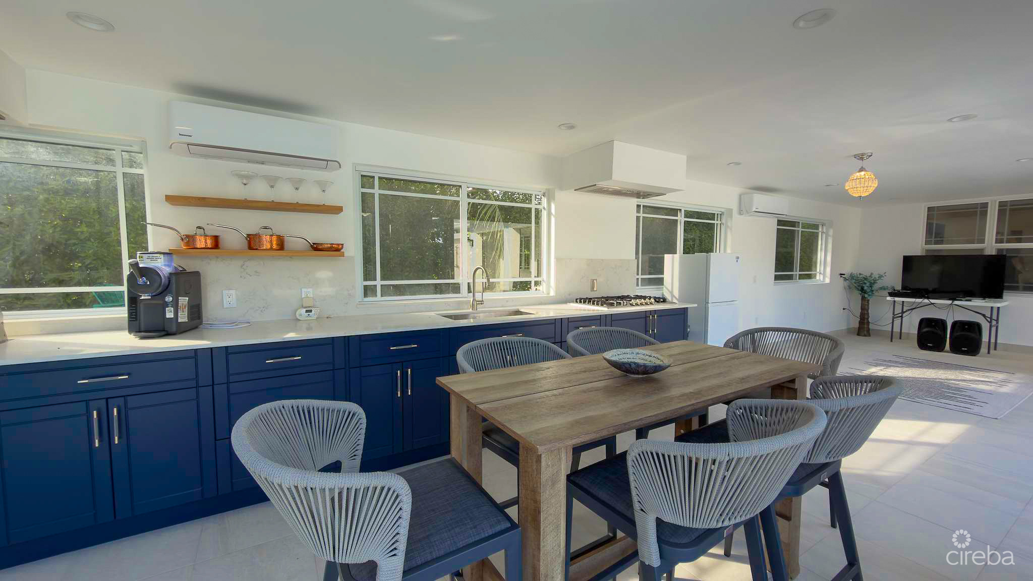 SHORECREST CIRCLE 4 BEDROOM FAMILY HOME