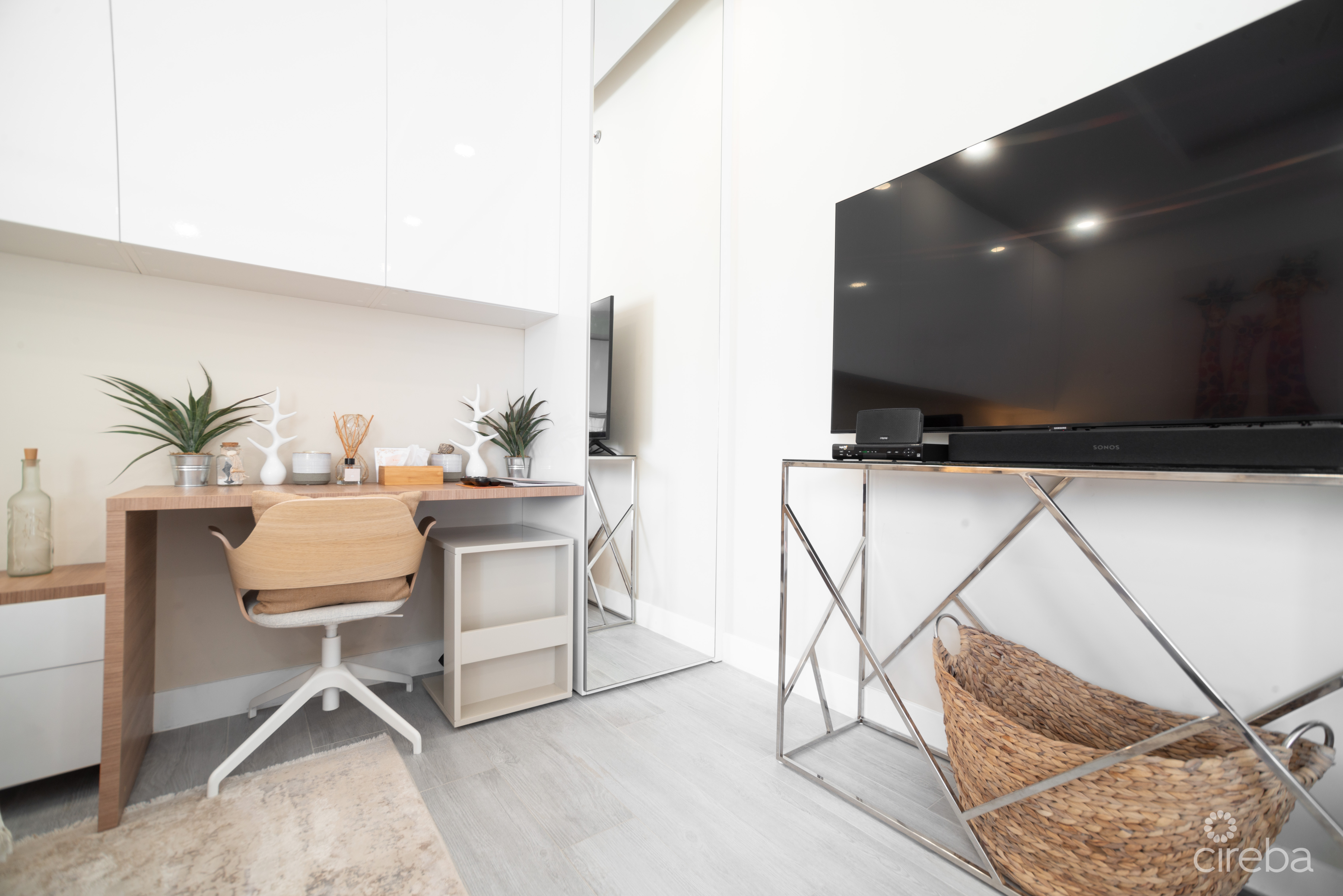 STUDIO PARADISUM AT THE GROVE 4