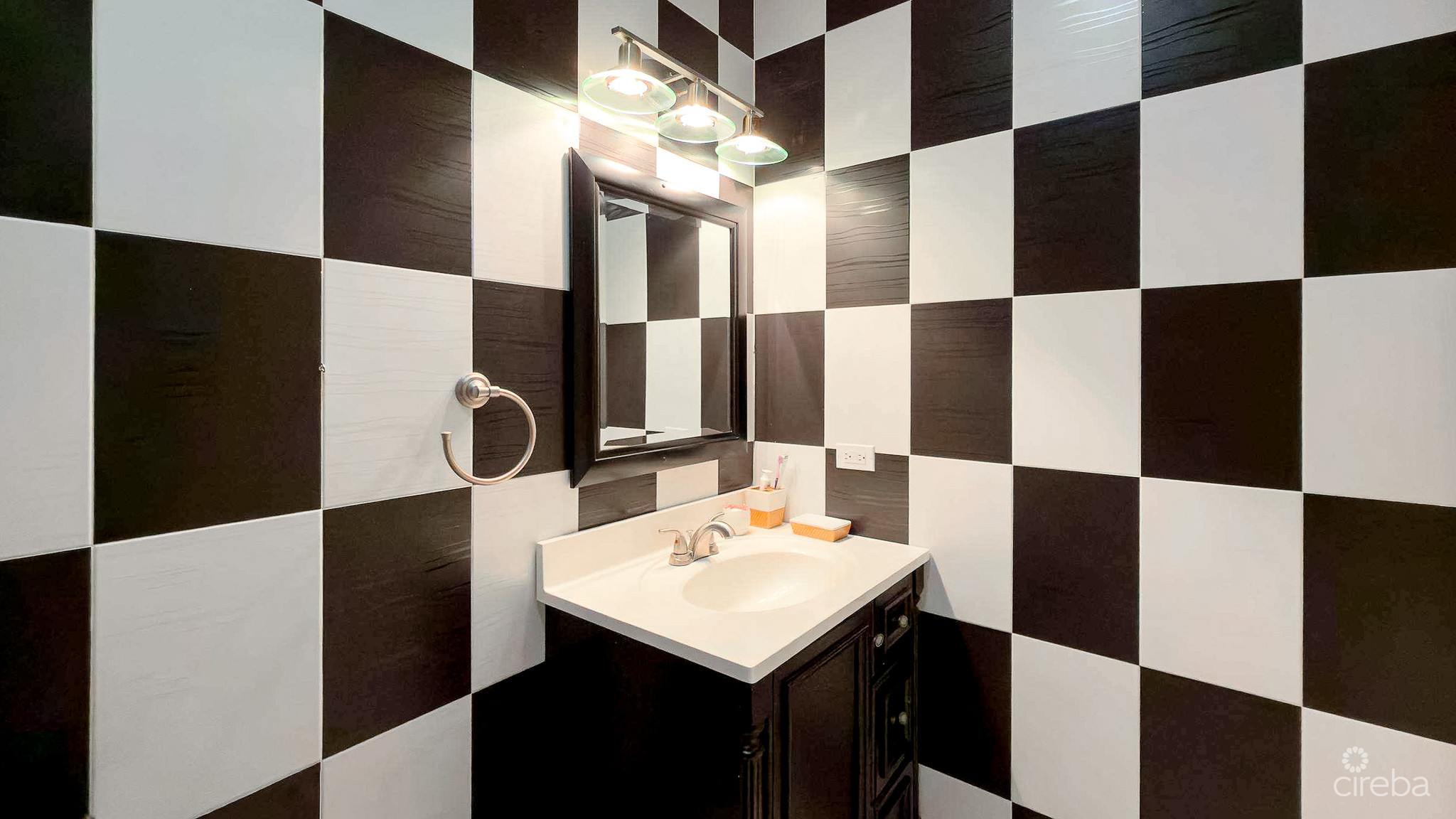 SUN ROSE CANAL FRONT HOME – NORTH SOUND ESTATES