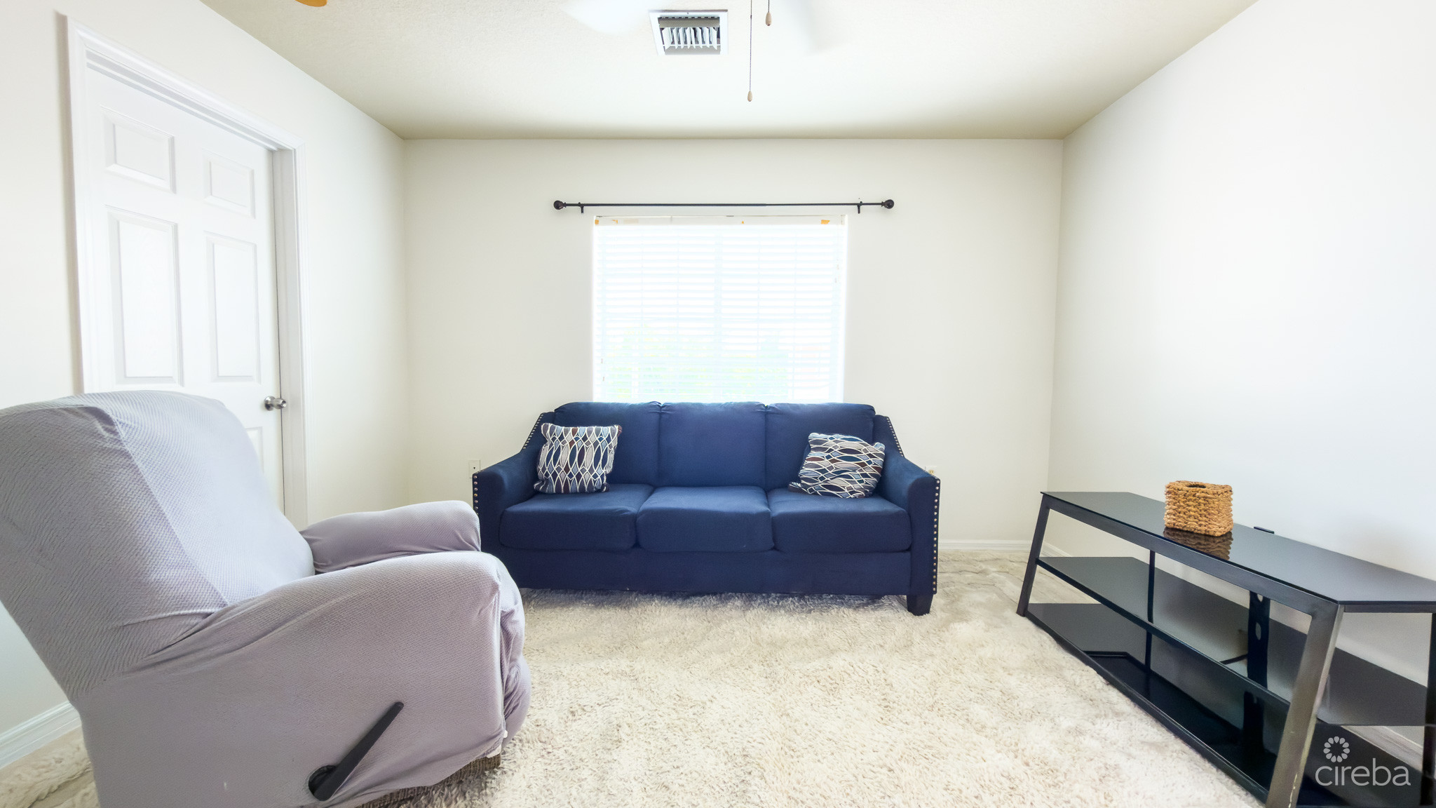LAKESIDE PENTHOUSE 2 BED 8