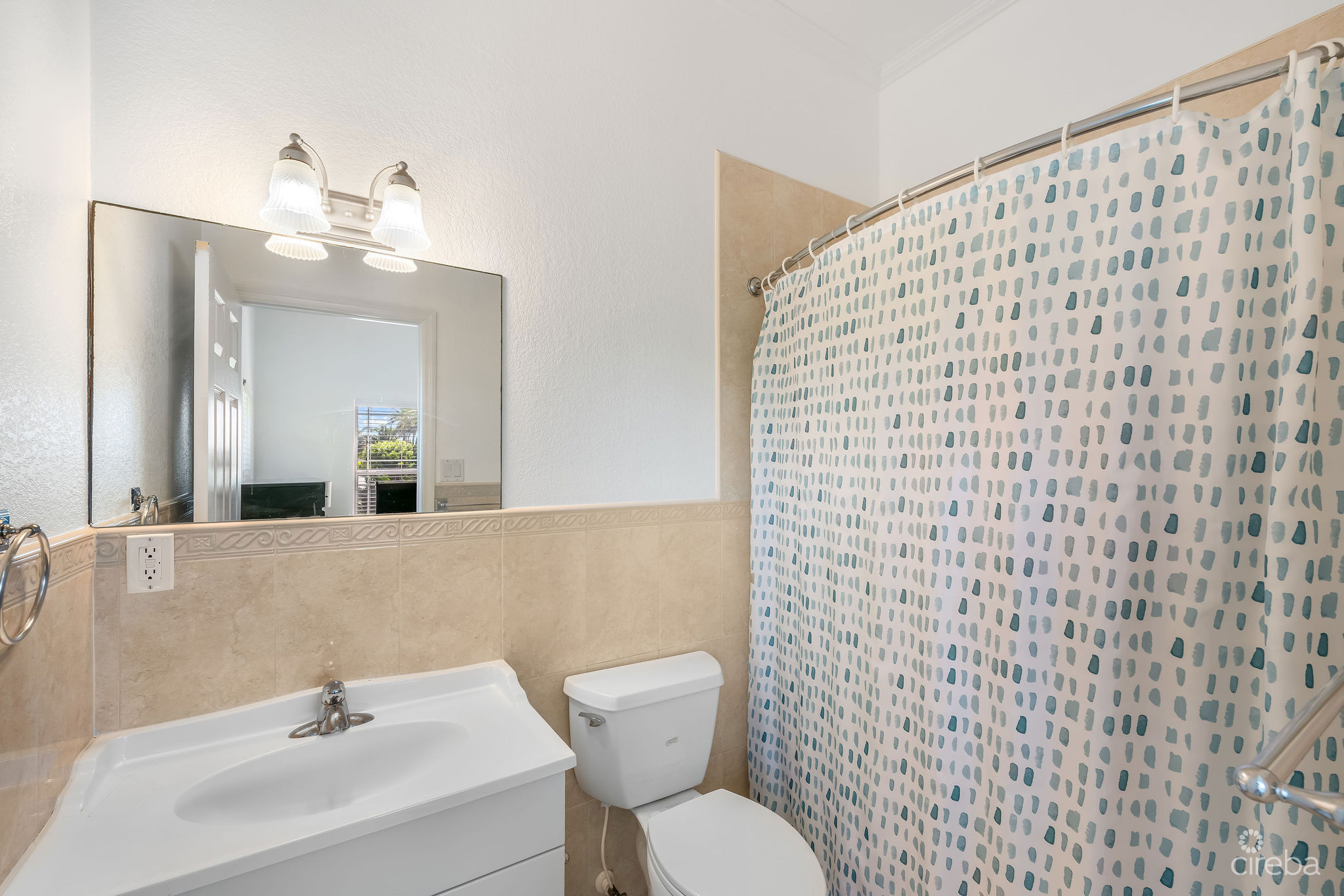 FAIRVIEW MANOR: 2X 2-BED UNITS, GEORGE TOWN