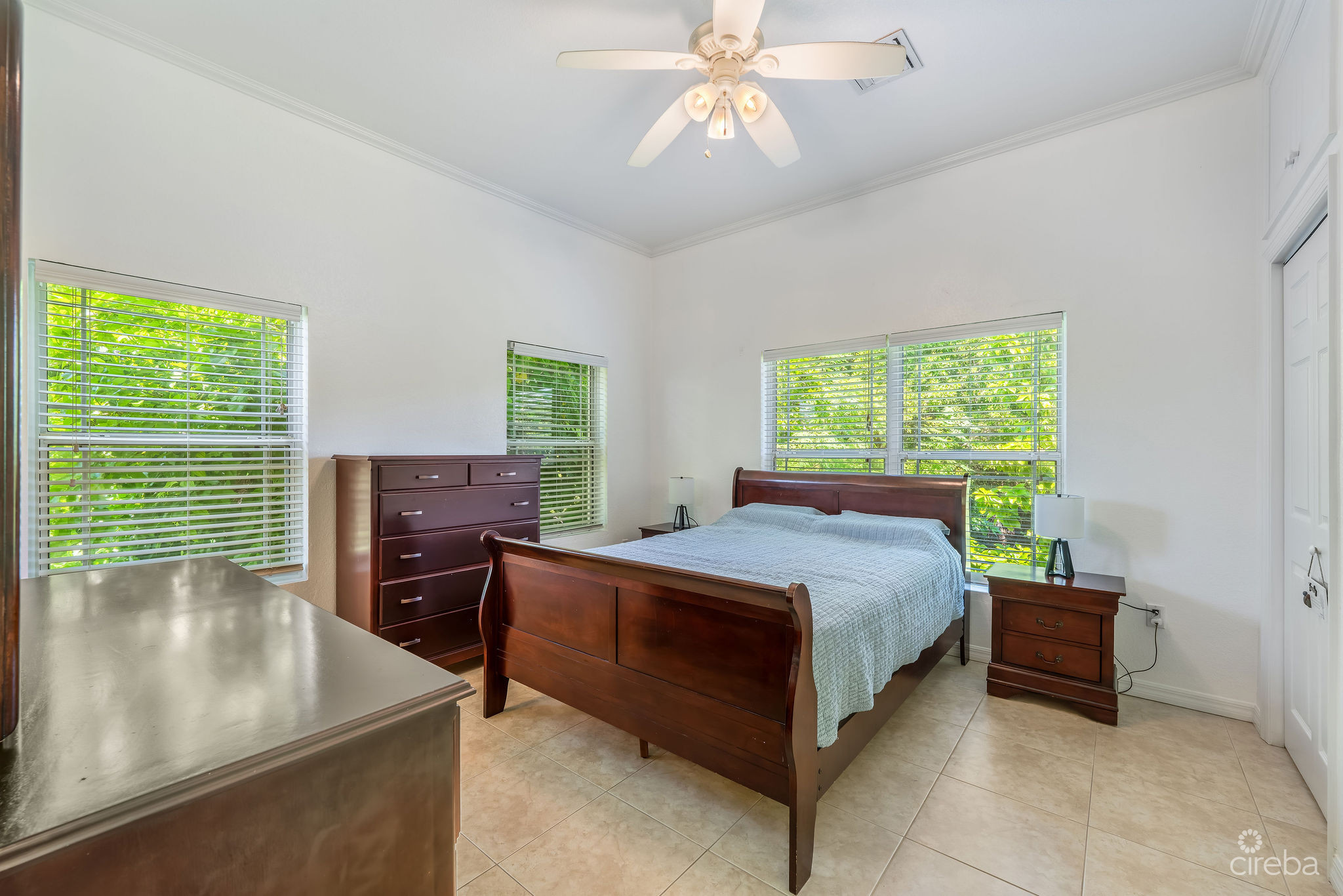 FAIRVIEW MANOR: 2X 2-BED UNITS, GEORGE TOWN