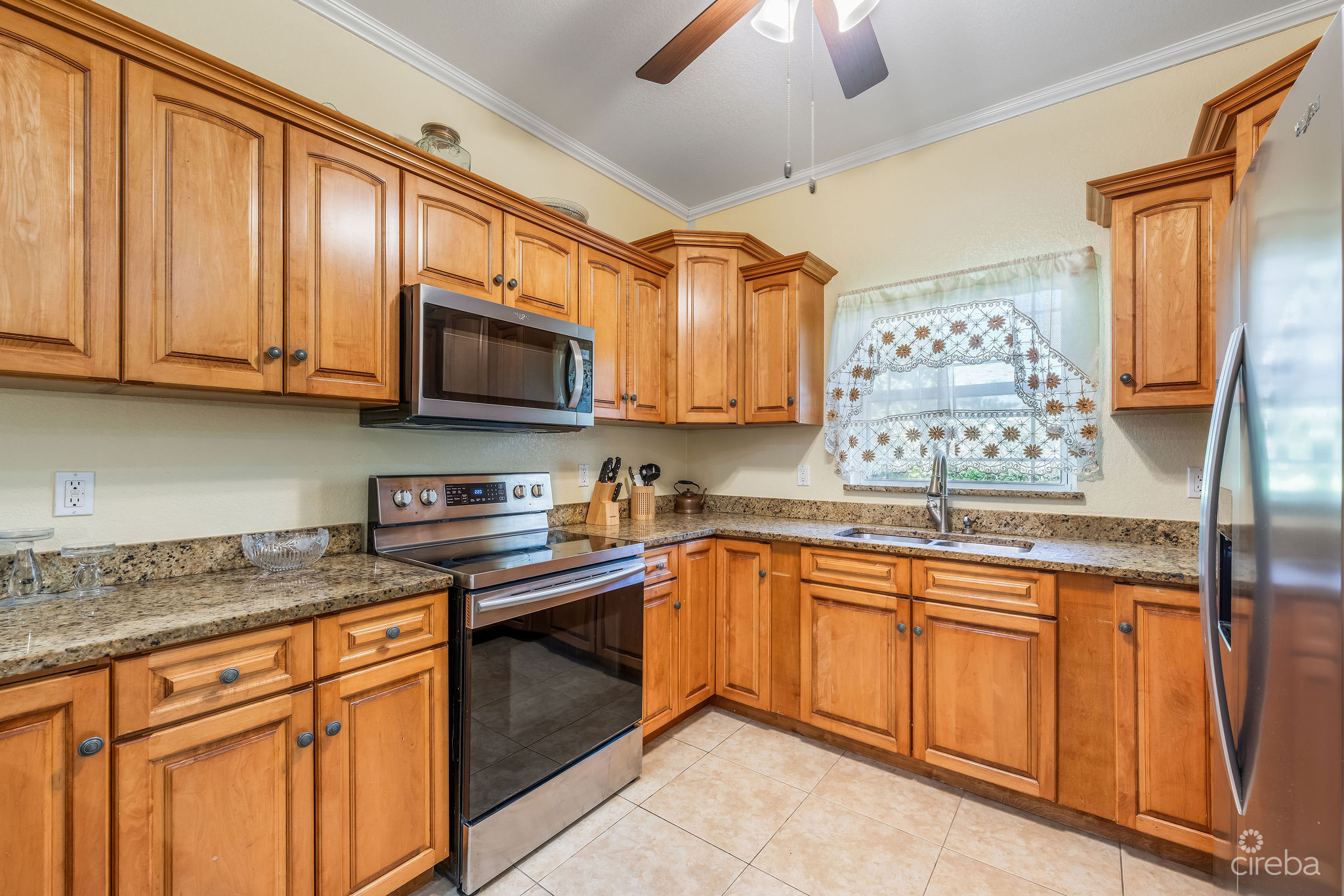 FAIRVIEW MANOR: 2X 2-BED UNITS, GEORGE TOWN