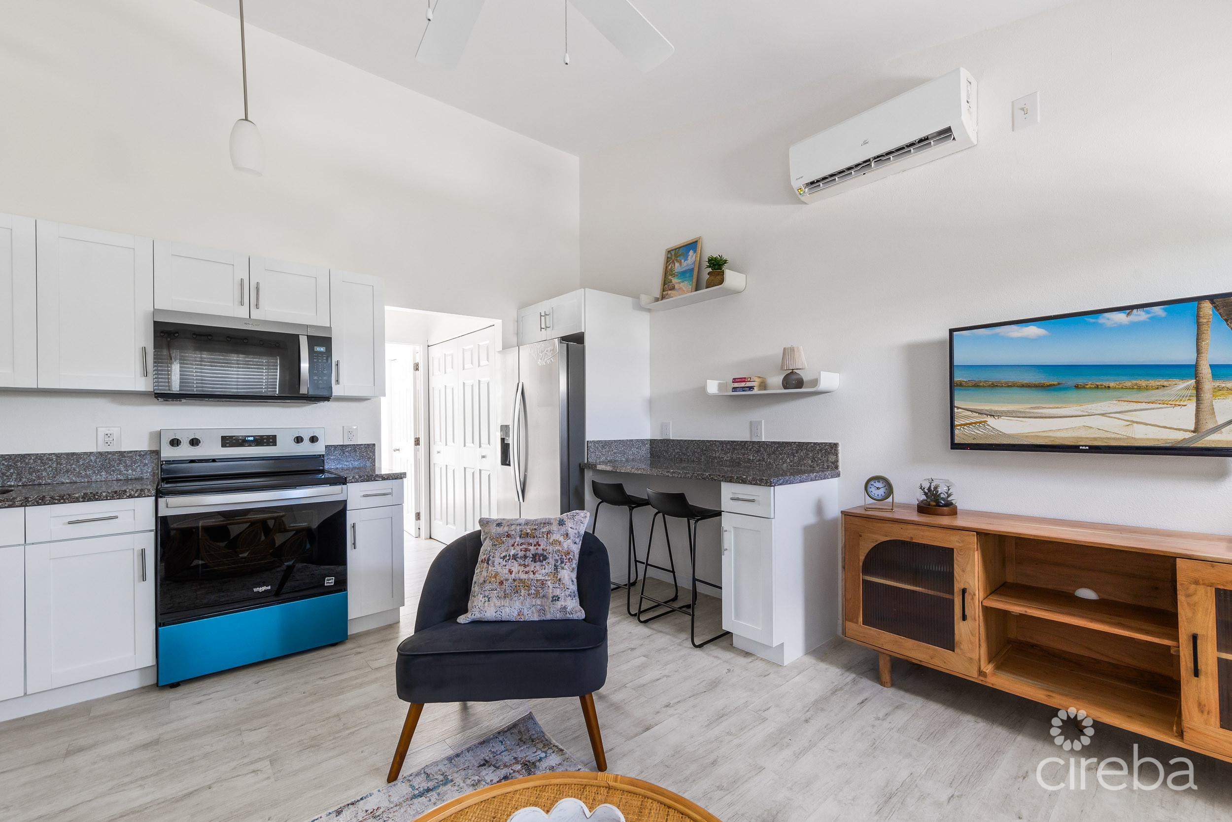 SANDSCAPE RESIDENCES #38 4