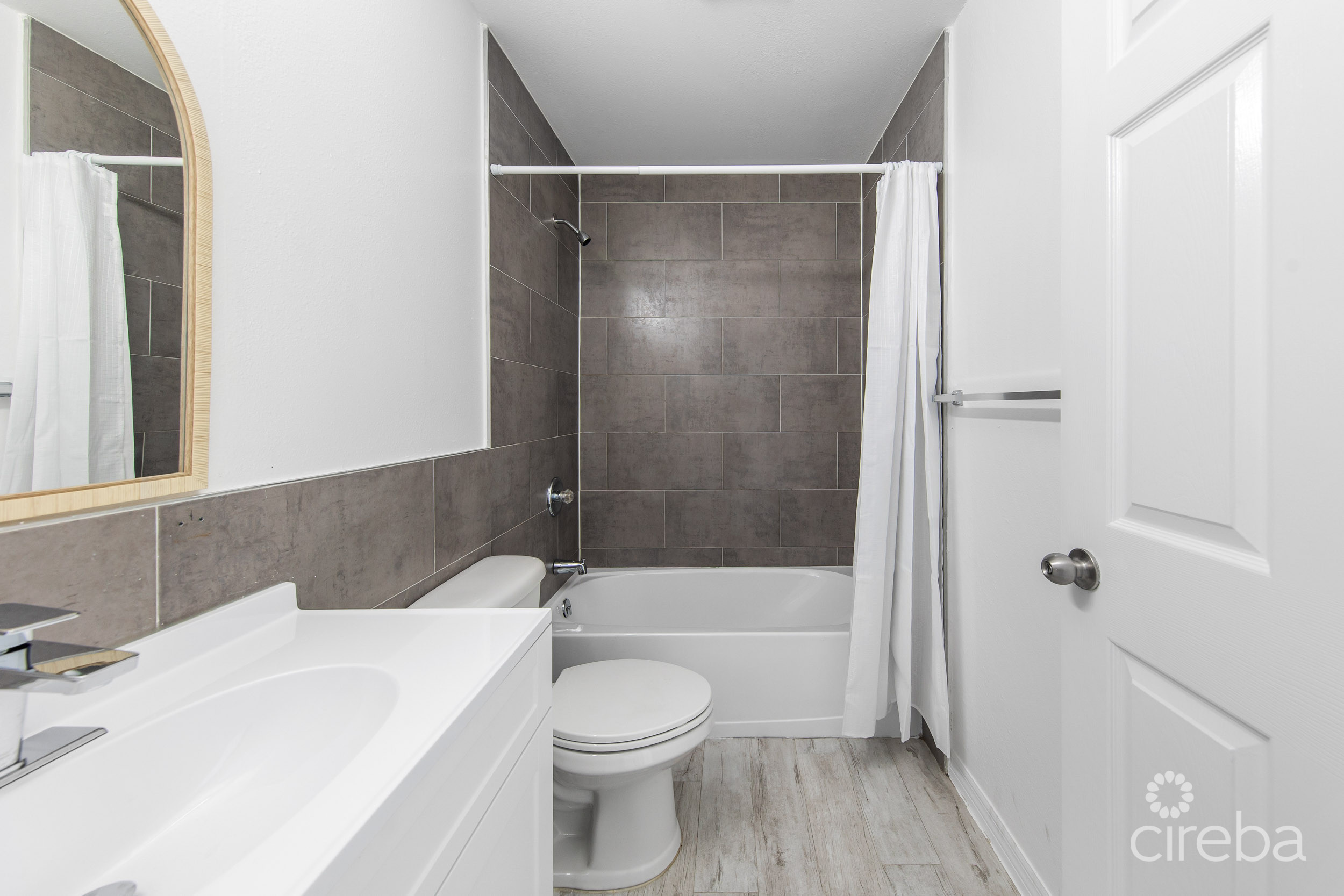 SANDSCAPE RESIDENCES #38