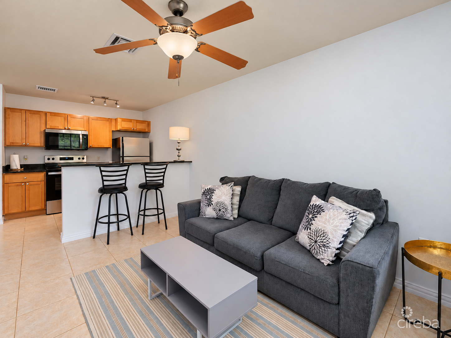 LAKESIDE VILLAS E-140 3
