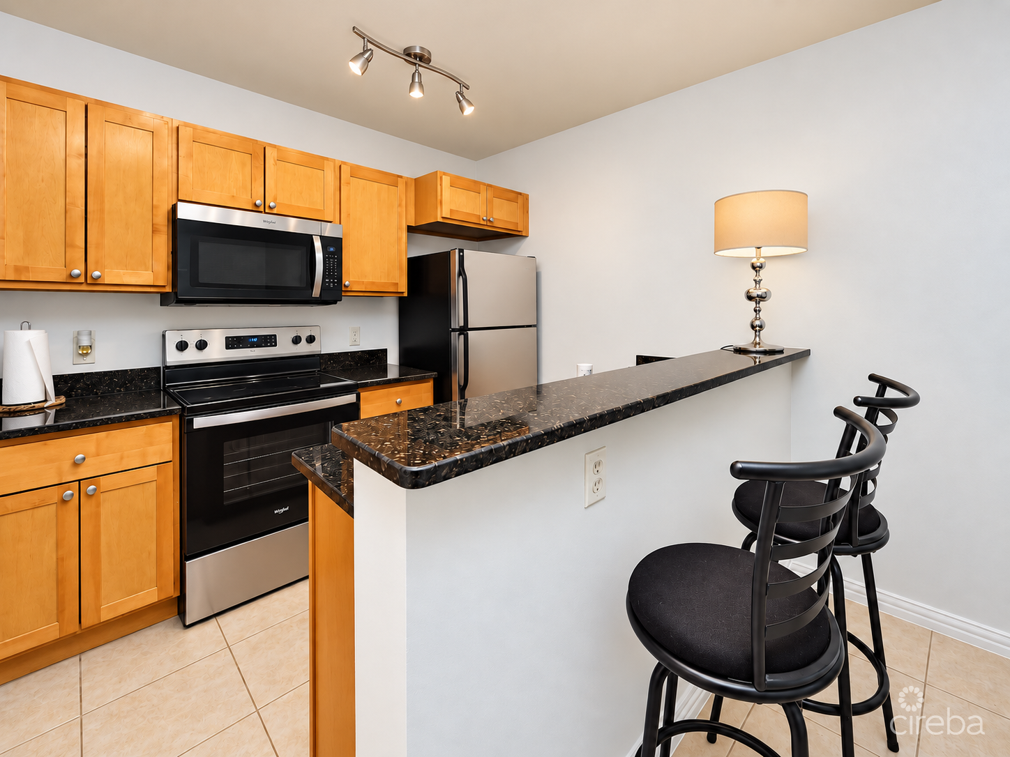 LAKESIDE VILLAS E-140 2
