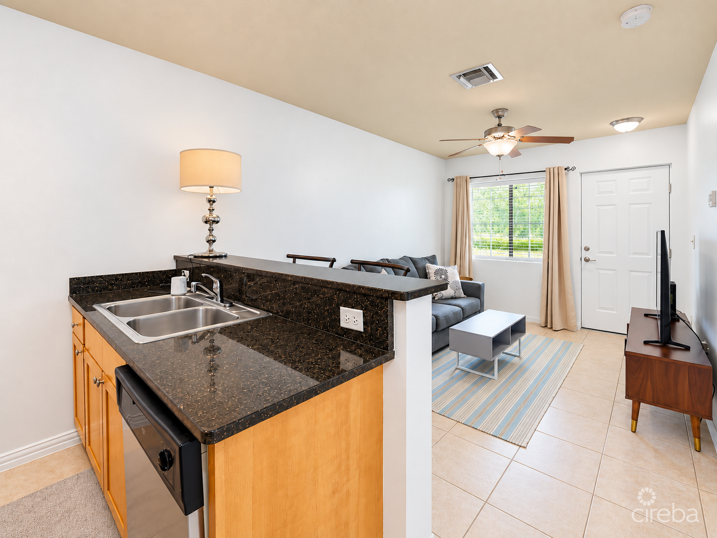 LAKESIDE VILLAS E-140 7