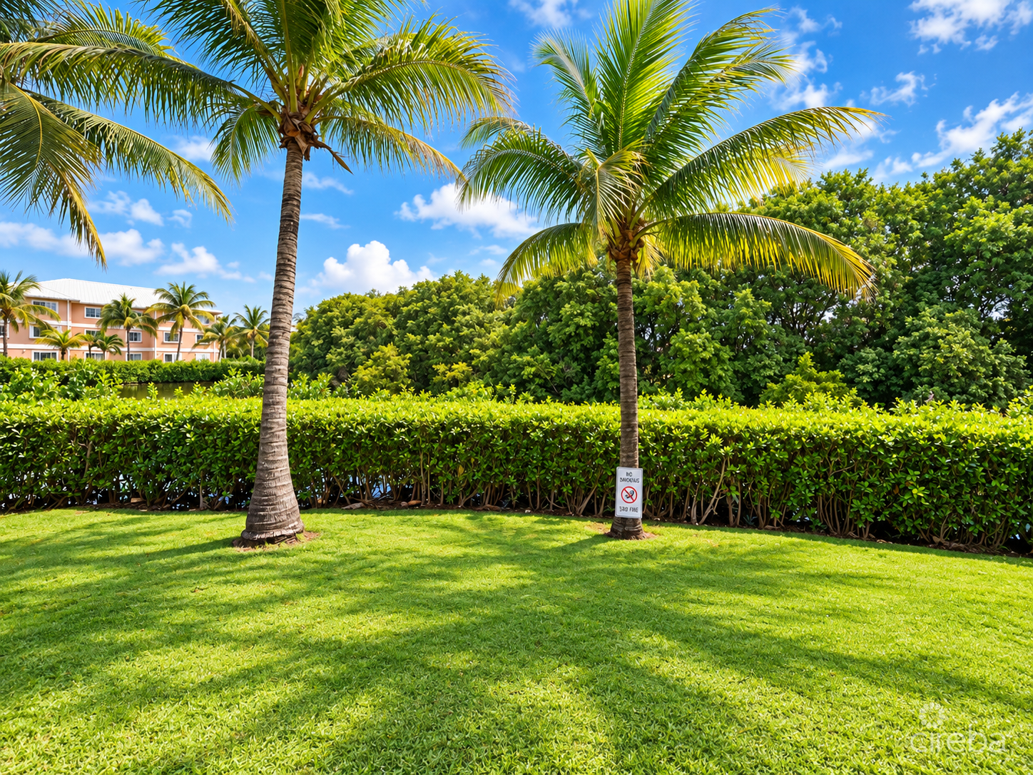 LAKESIDE VILLAS E-140 6