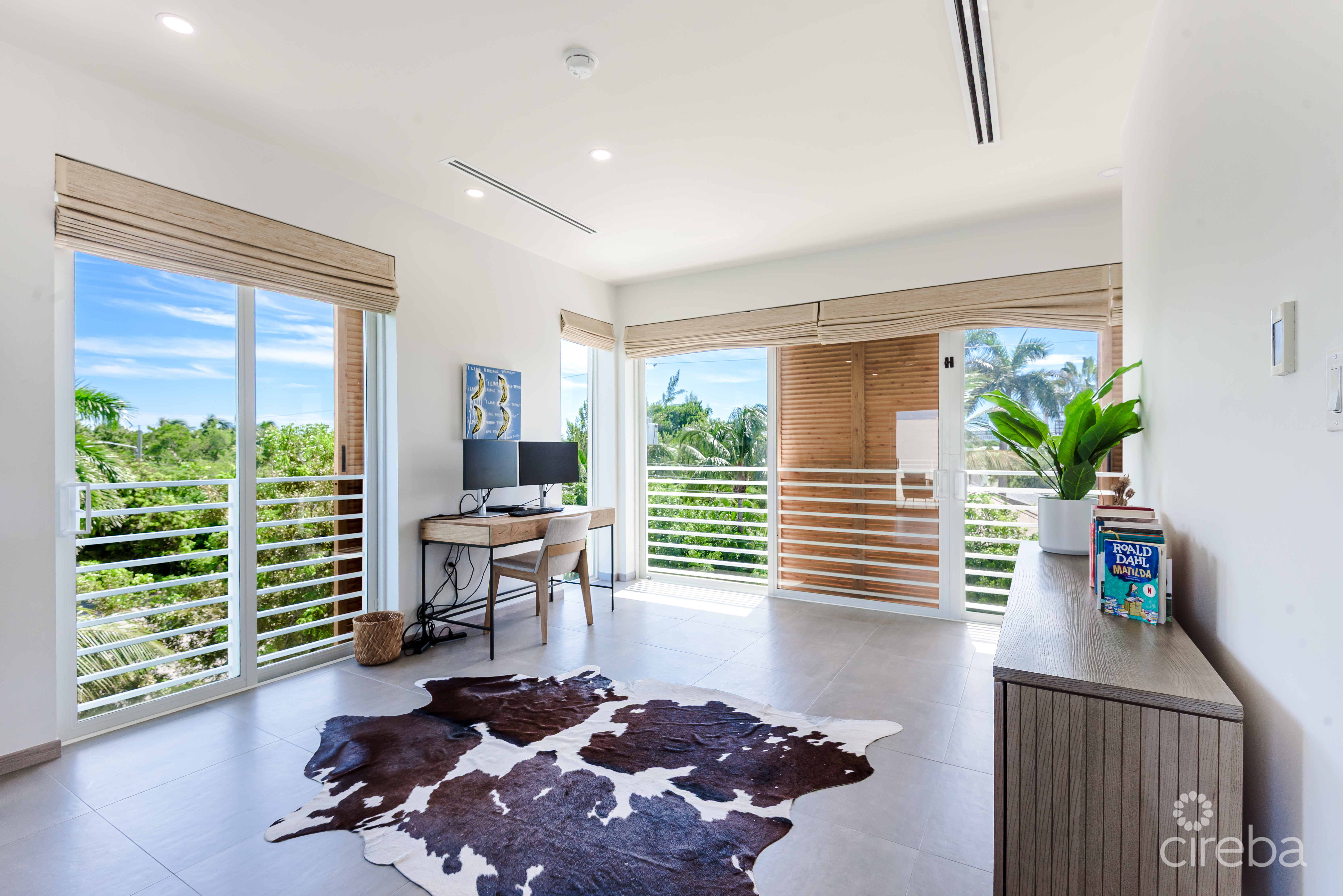 PLYMOUTH 3 BEDROOM CORNER TOWNHOUSE – 7 MILE BEACH CORRIDOR