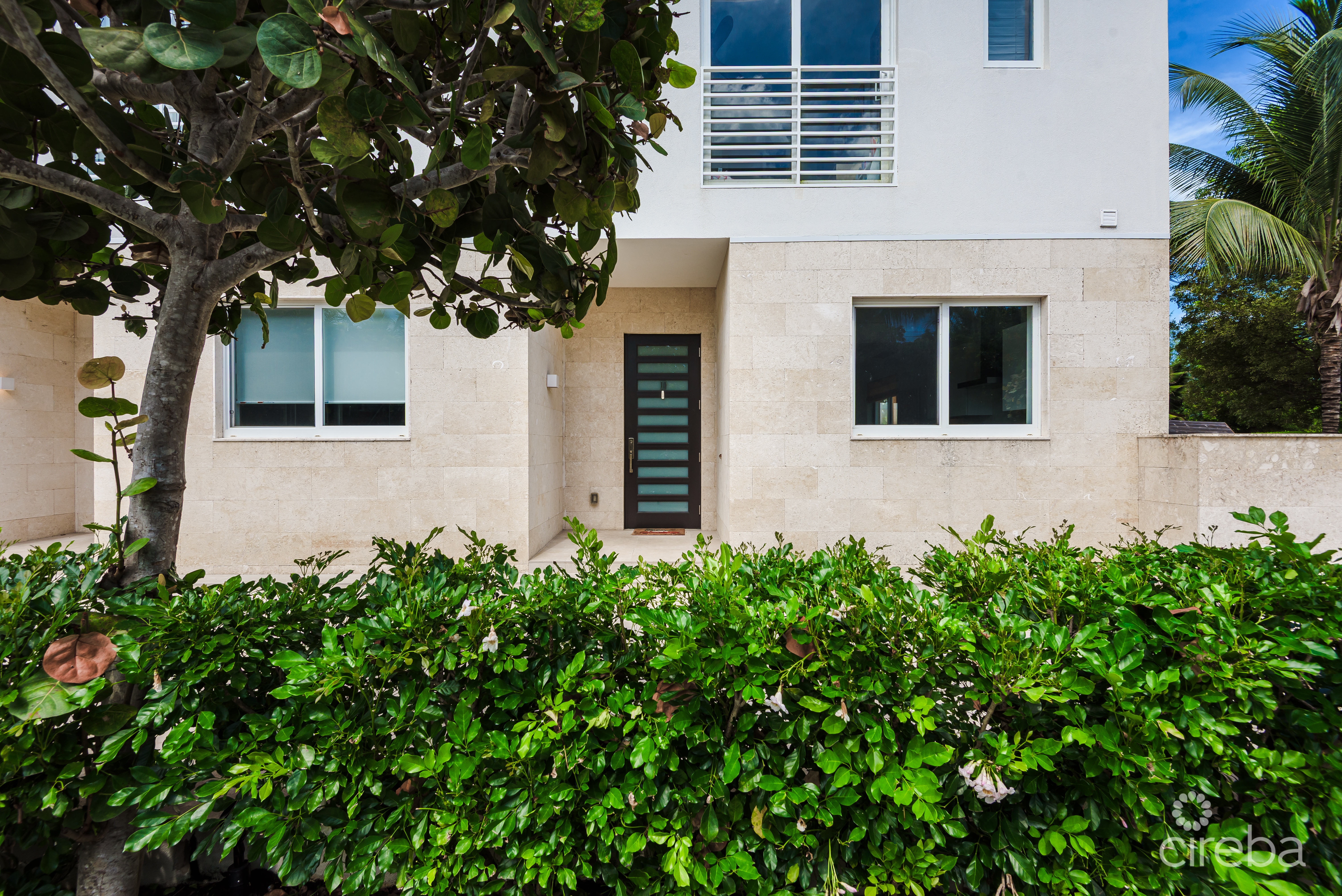 PLYMOUTH 3 BEDROOM CORNER TOWNHOUSE – 7 MILE BEACH CORRIDOR