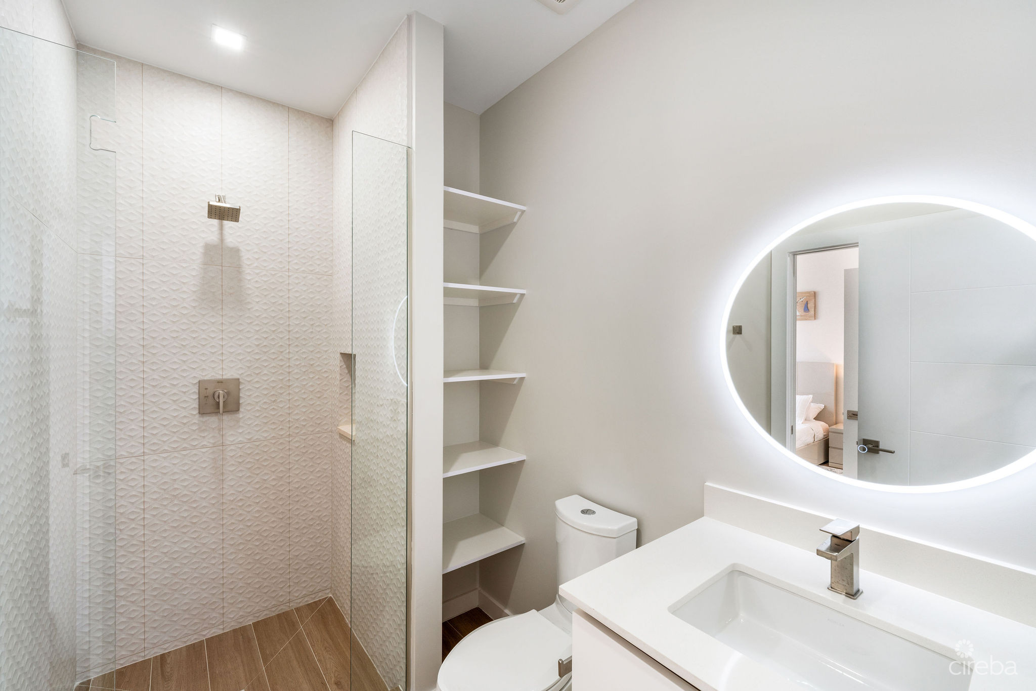 SILVER REEF RESIDENCES  #4 –   A BEACHFRONT GEM