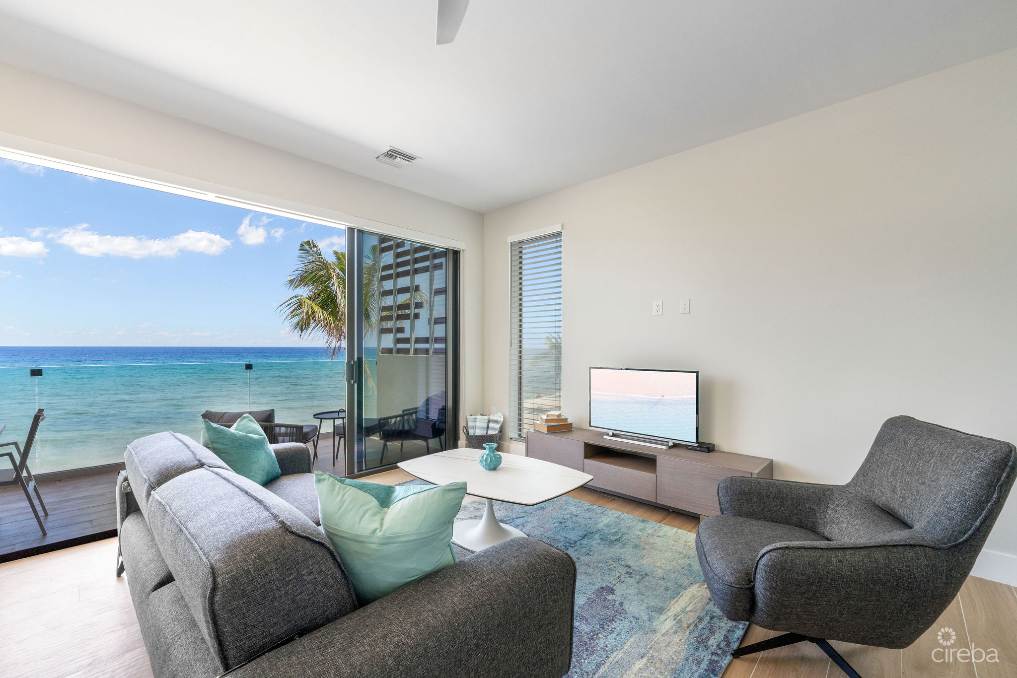 SILVER REEF RESIDENCES  #4 –   A BEACHFRONT GEM