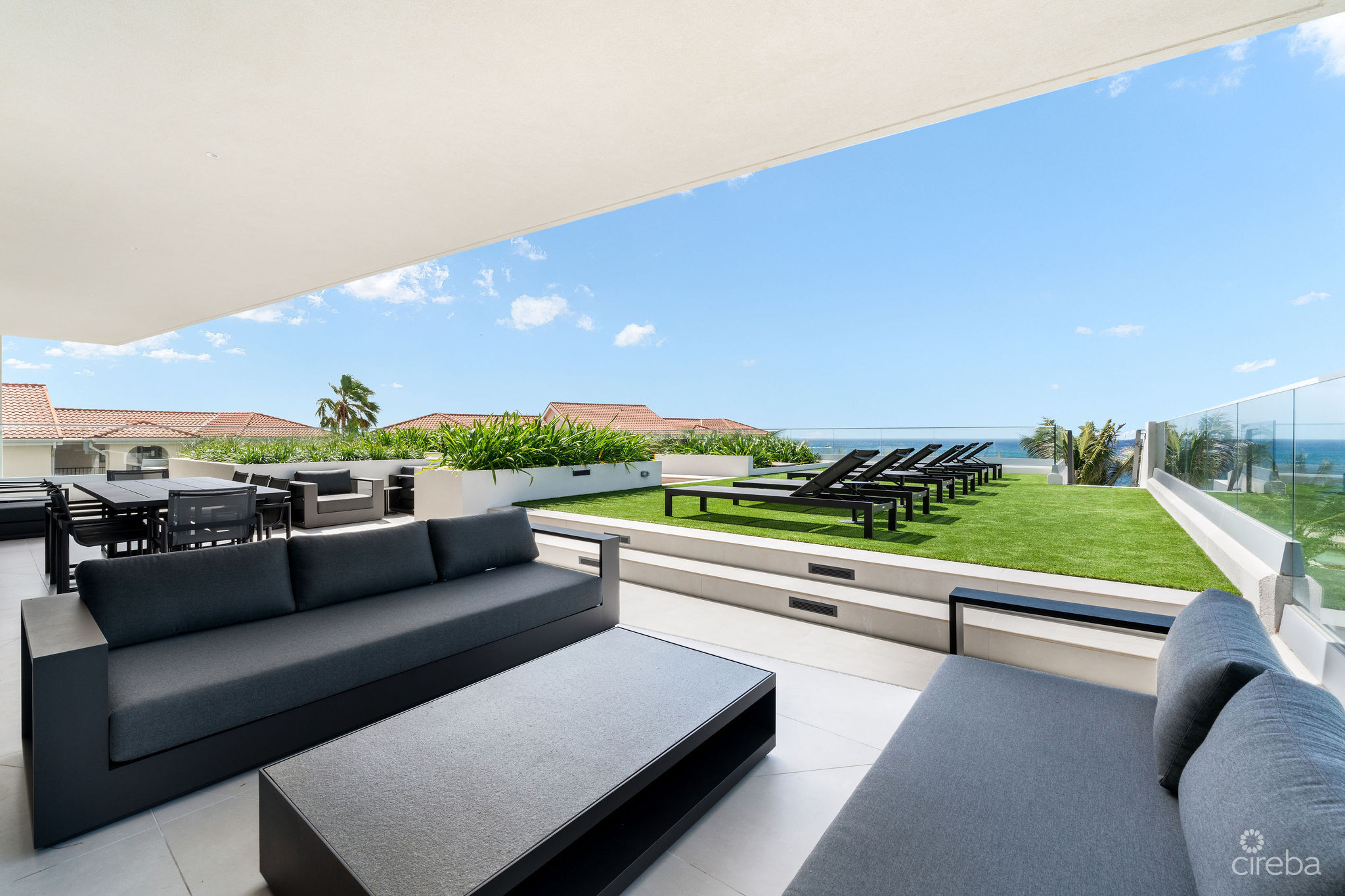 AQUA RESIDENCE 2 – LUXURY SEVEN MILE BEACH CONDO