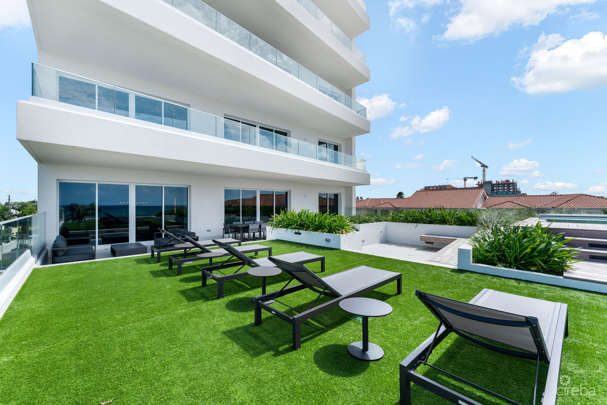 AQUA RESIDENCE 2 – LUXURY SEVEN MILE BEACH CONDO