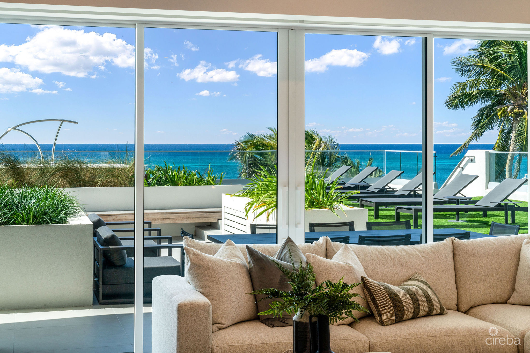 AQUA RESIDENCE 2 – LUXURY SEVEN MILE BEACH CONDO