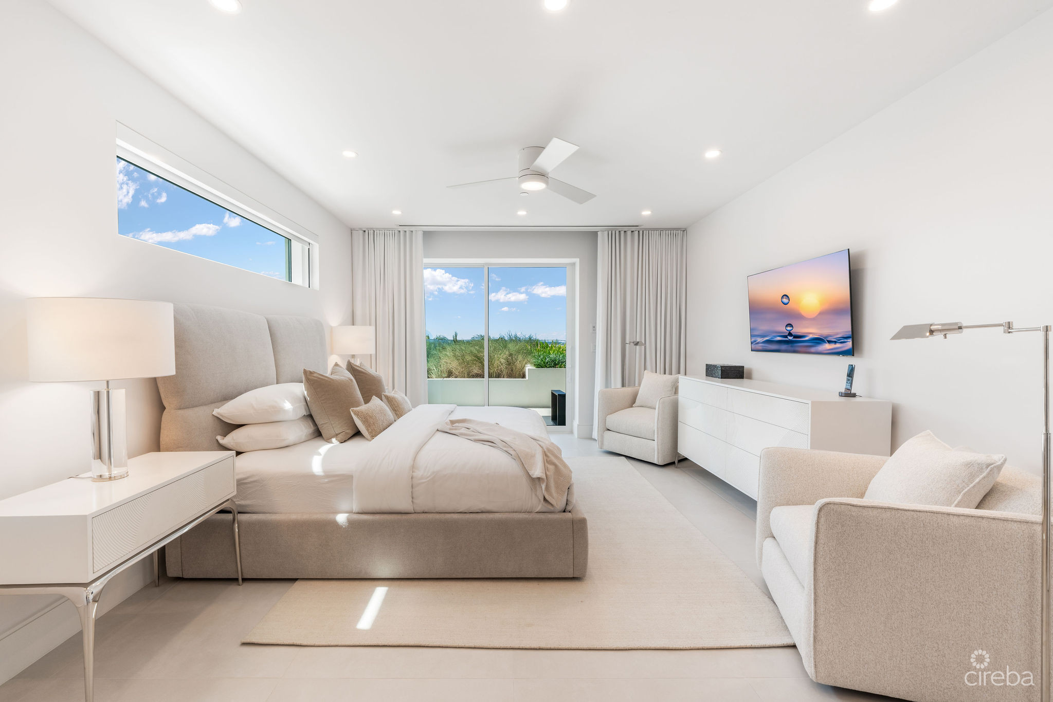 AQUA RESIDENCE 2 – LUXURY SEVEN MILE BEACH CONDO