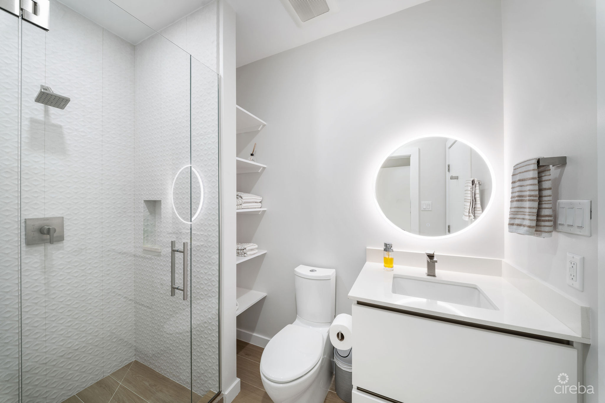 SILVER REEF RESIDENCES: STUNNING GROUND FLOOR 2-BEDROOM 6