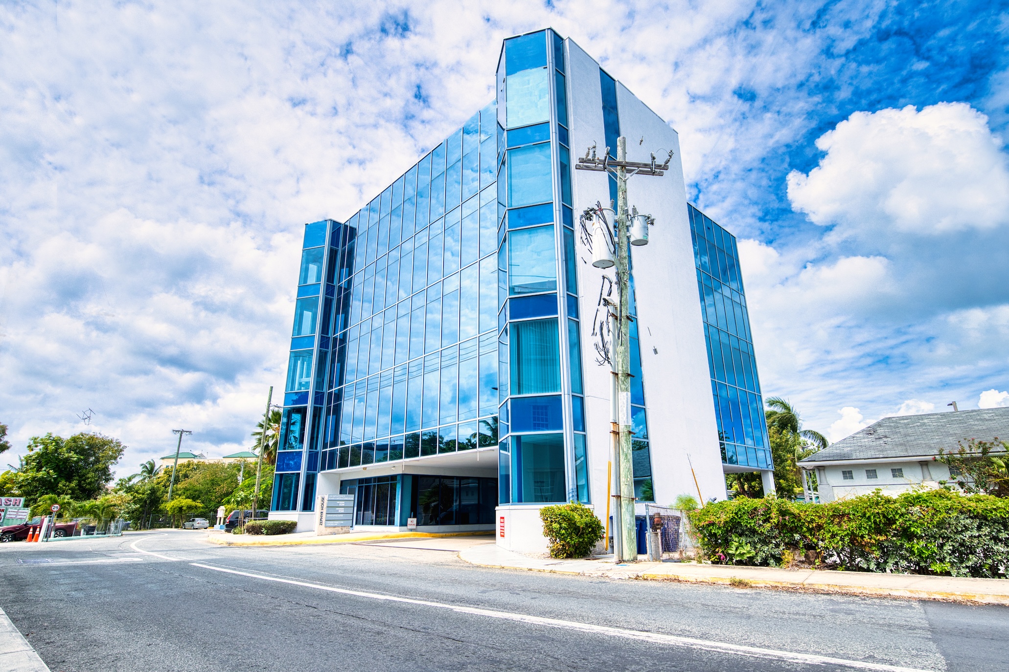 ZEPHYR HOUSE SUITE B | ALL-INCLUSIVE OFFICE WITH SHARED CONFERENCE ROOM